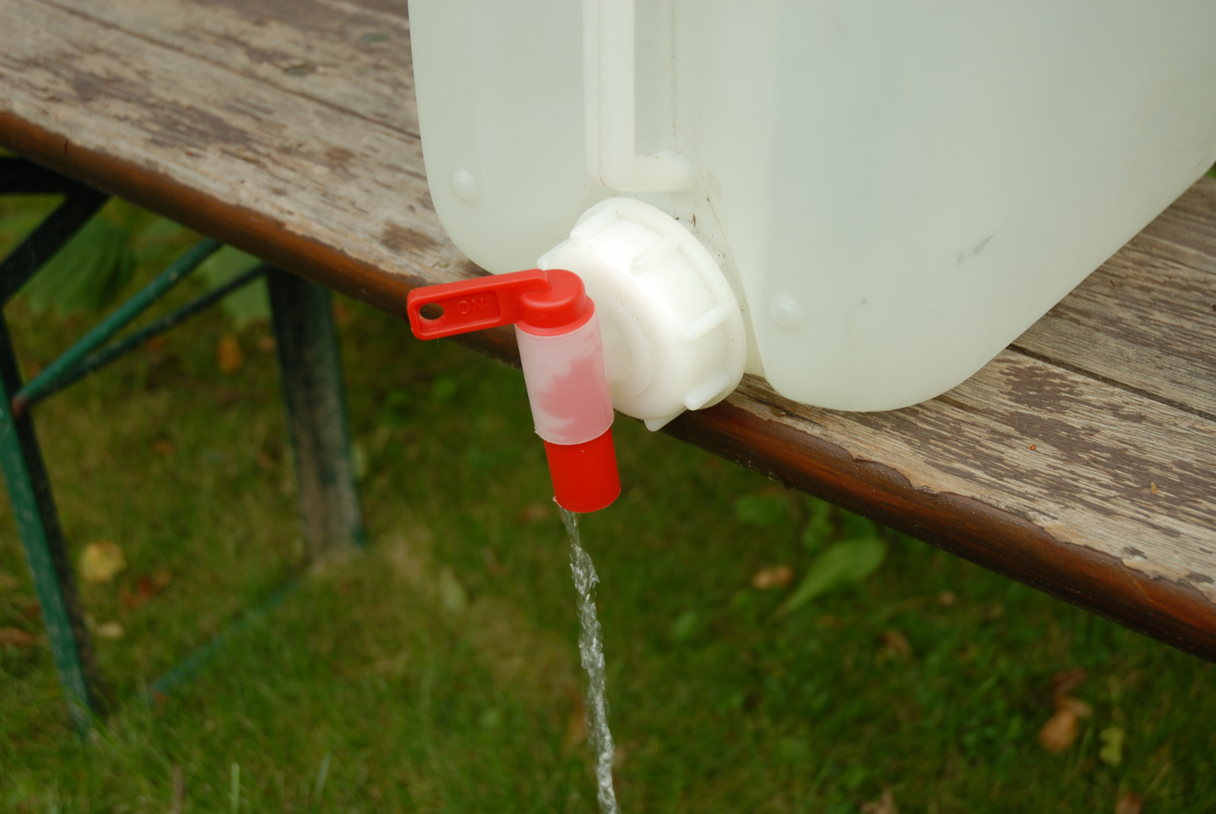 Wasserkanister 10 L mit Auslaufhahn