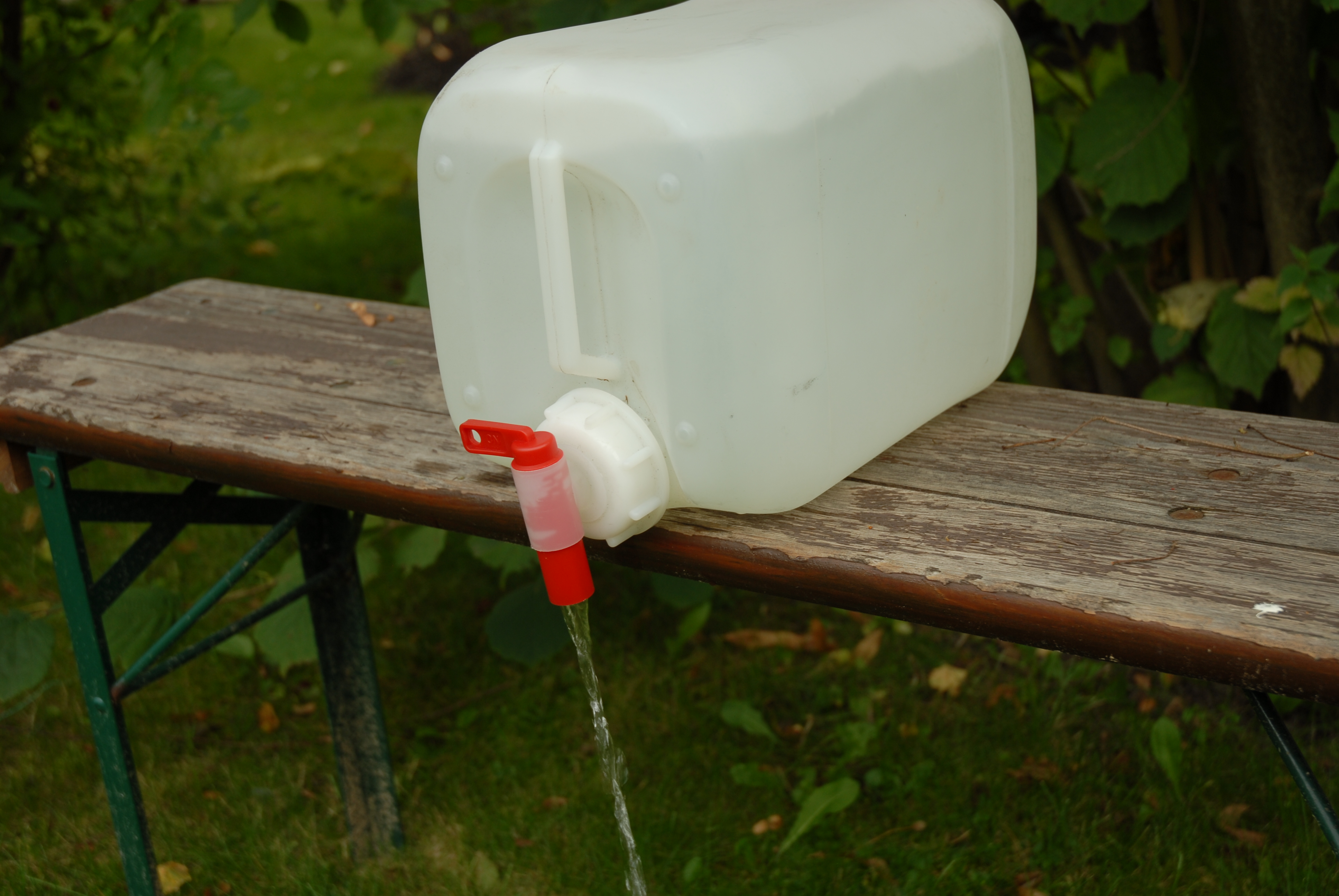 Wasserkanister 10 L mit Auslaufhahn