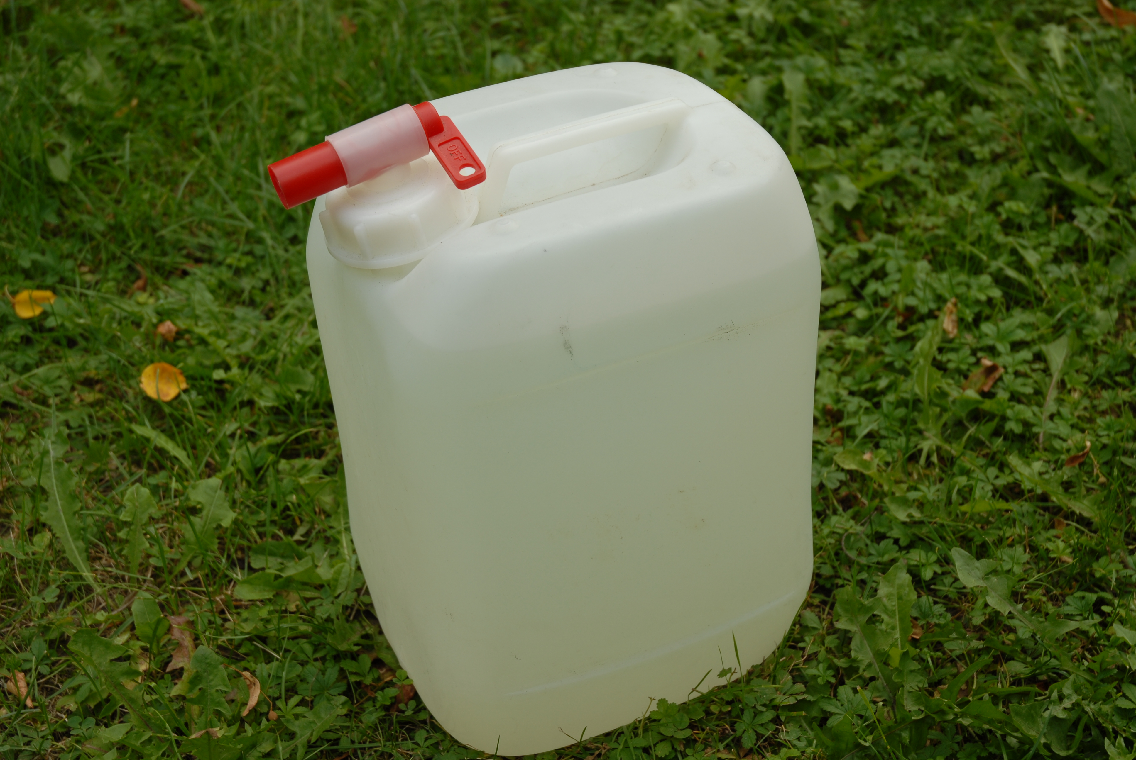 Wasserkanister 10 L mit Auslaufhahn