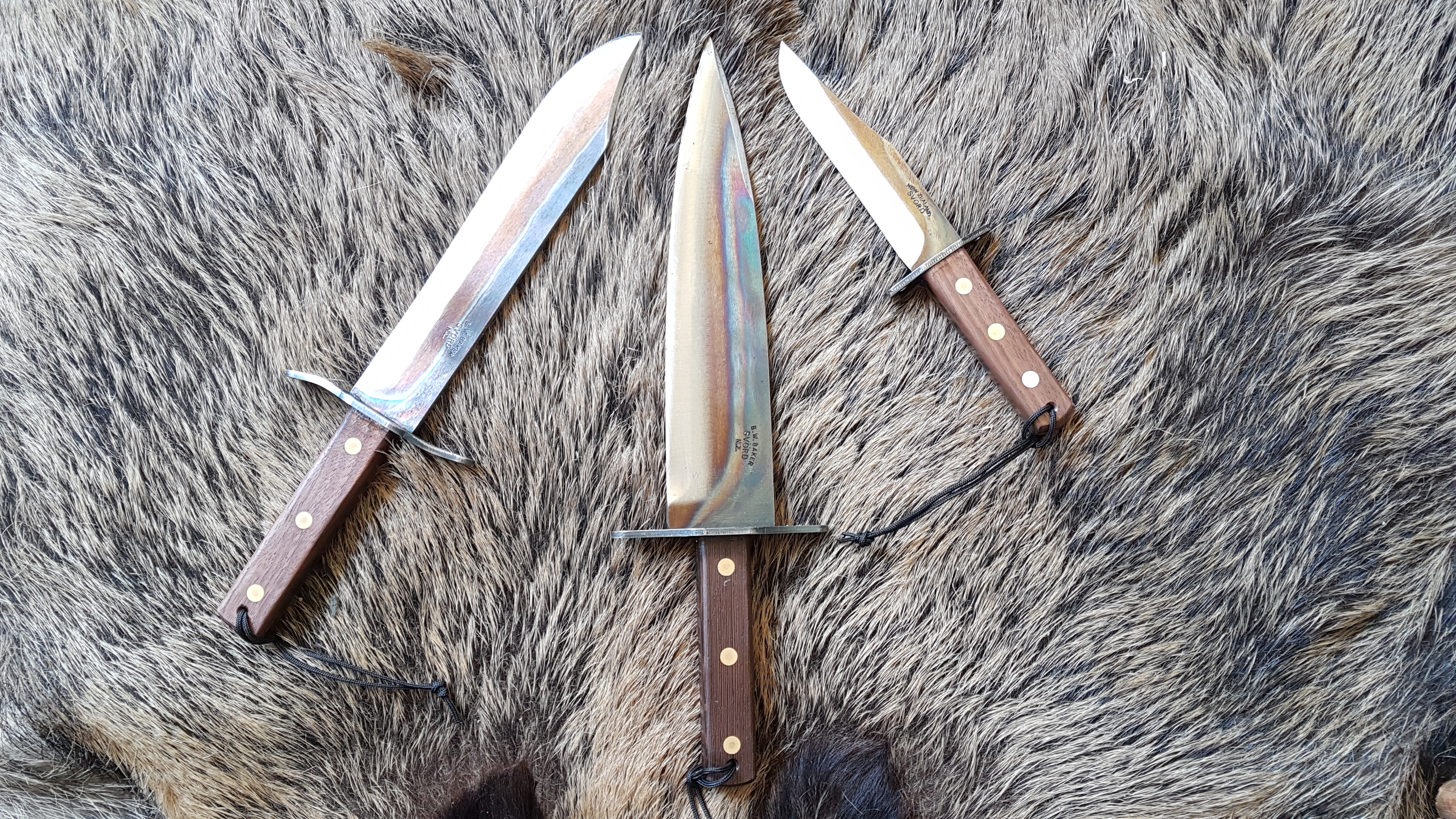 Svörd Tempsky Bowie-Messer 11", Klingenlänge 280 mm, Griff: Walnut-Holz